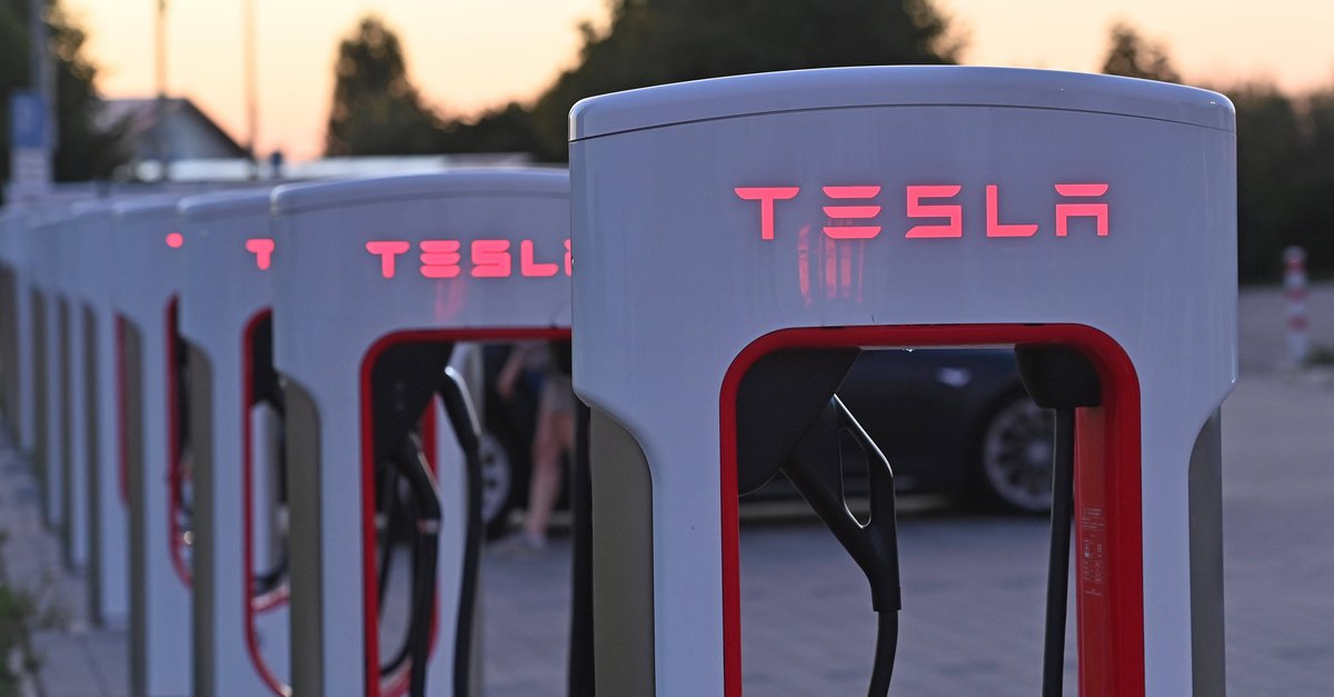 #Elon Musk zieht Superchargern den Stecker