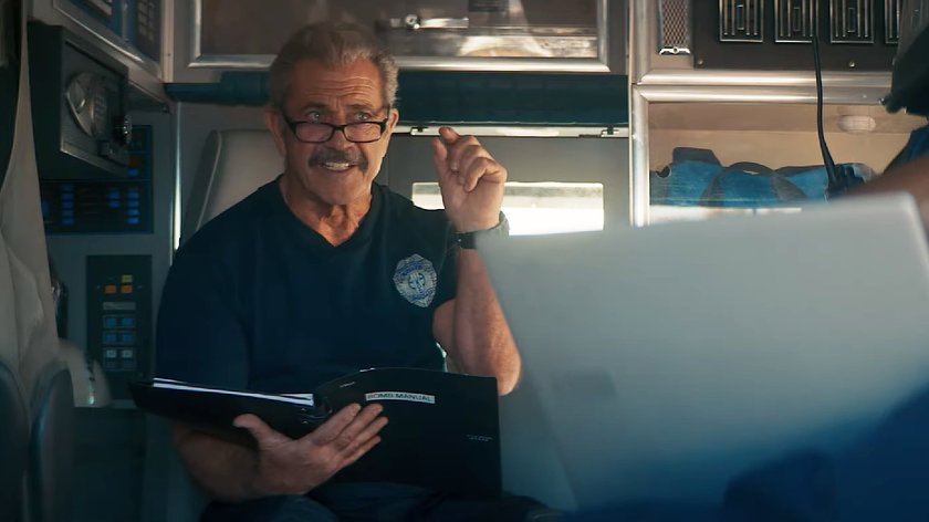 Irrer Trailer mit Mel Gibson: Toilettenbomben-Szene aus „Lethal Weapon 2“ in Filmlänge