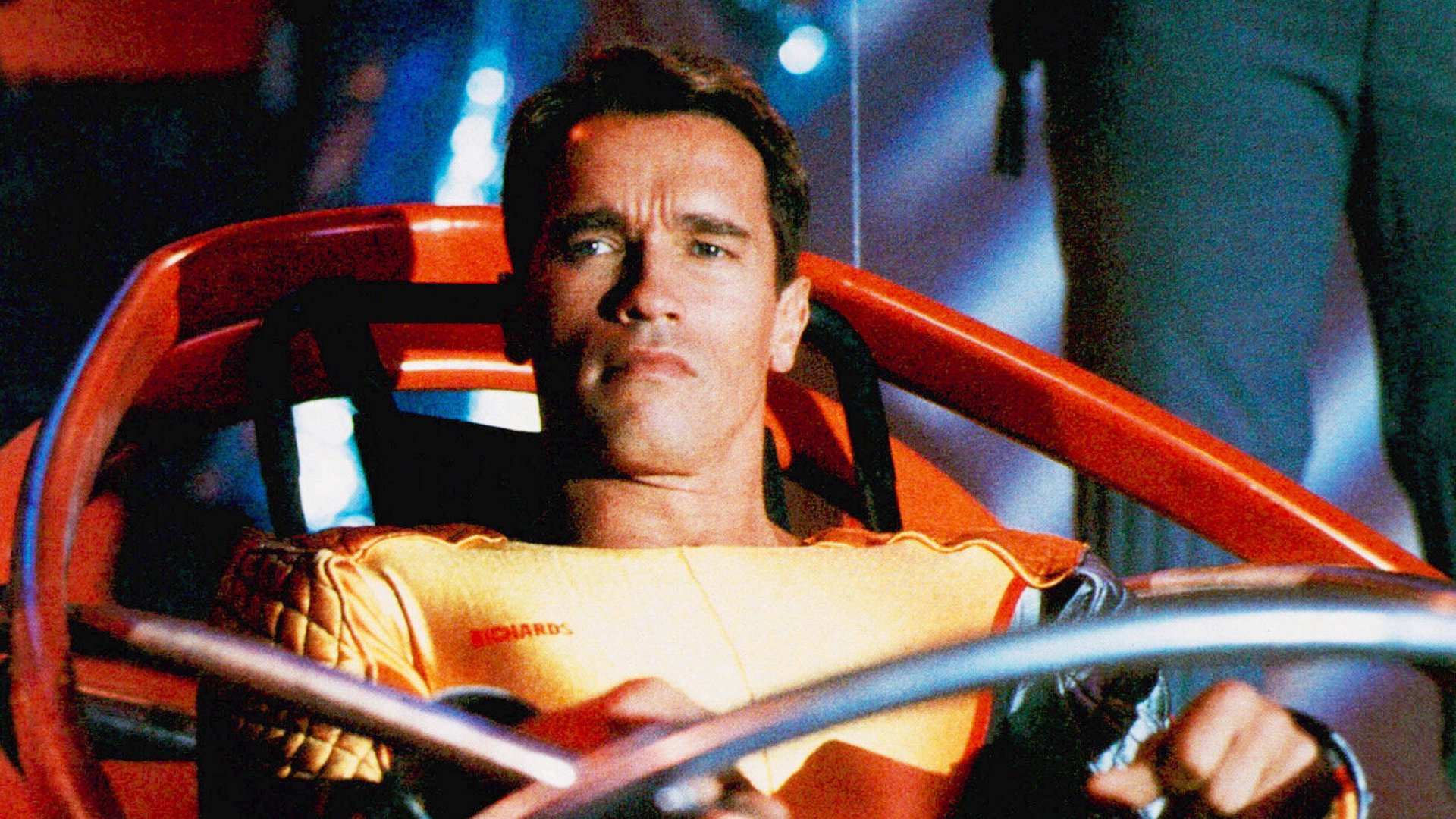 #Maverick“-Star beerbt Arnold Schwarzenegger als Actionheld