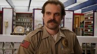 Neuer „Stranger Things“-Trailer beweist: Hopper lebt in Staffel 4