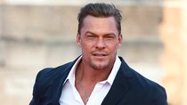  „Etwas, nach dem sich das Publikum gesehnt hat“: „Reacher“-Star Alan Ritchson kämpft sich bald durch ein neues Action-Abenteuer abseits der Amazon-Serie