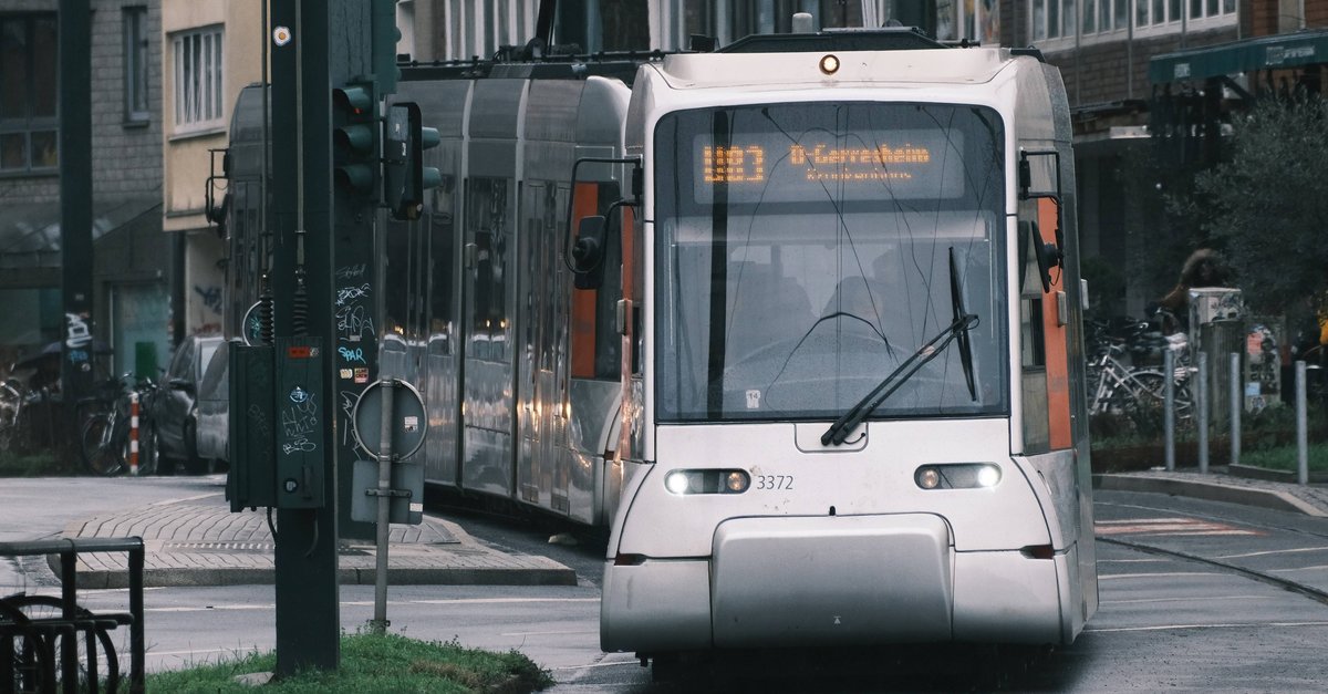 Ist das 49-Euro-Ticket personalisiert oder übertragbar?