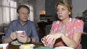 GZSZ: Hier stimmt etwas nicht! Sascha stößt auf bizarres Detail im Fall Laura