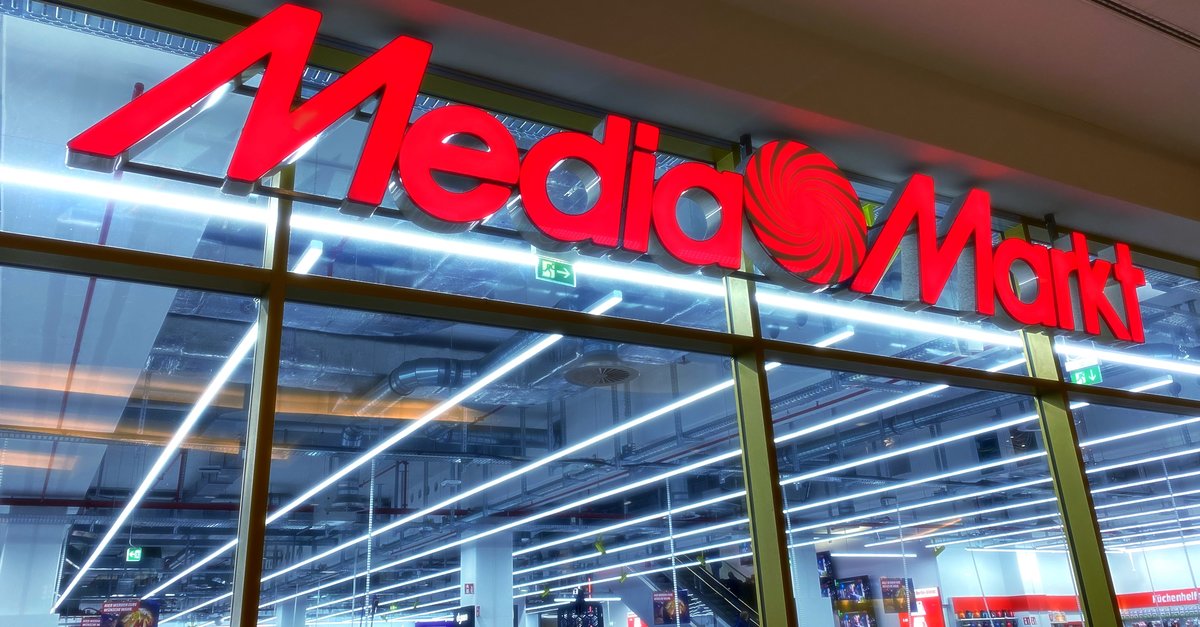 Electronics retailer restricts popular service