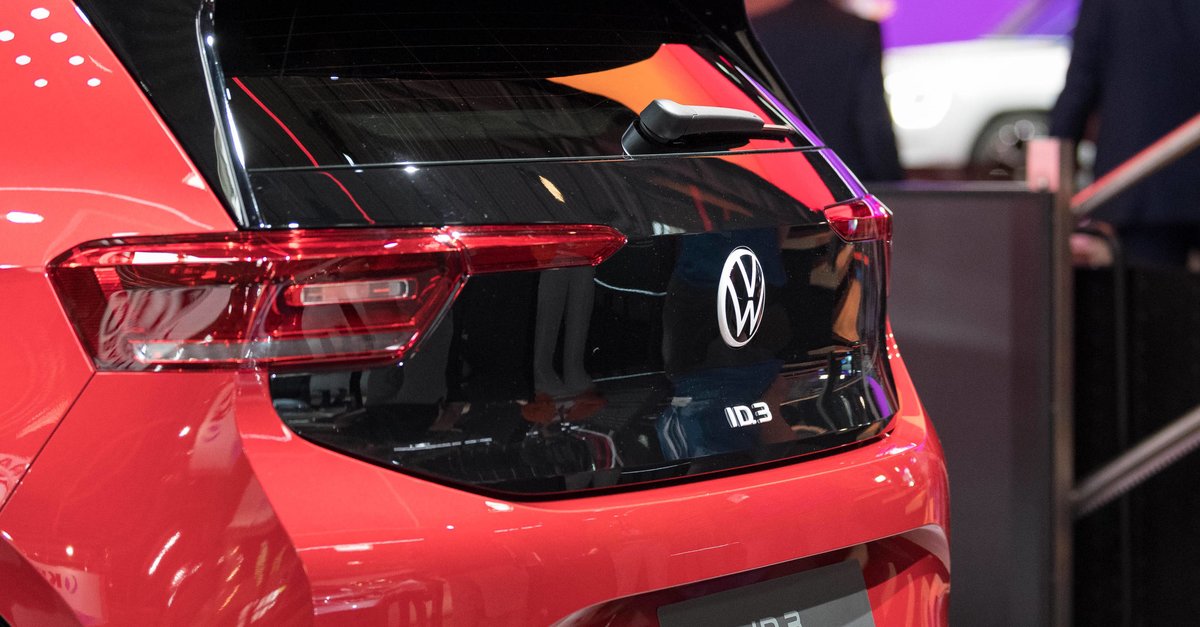 E-car pioneers from VW and Tesla will be replaced