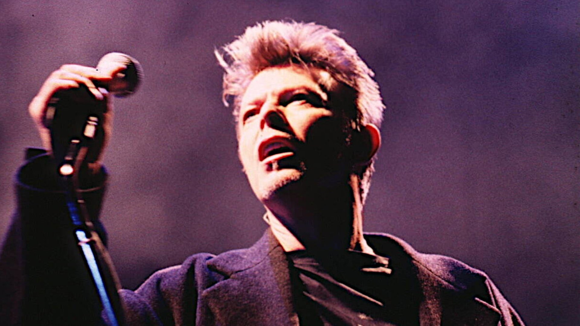#„Moonage Daydream“-Trailer: Eine eindringliche Reise in die schillernde Welt des David Bowie