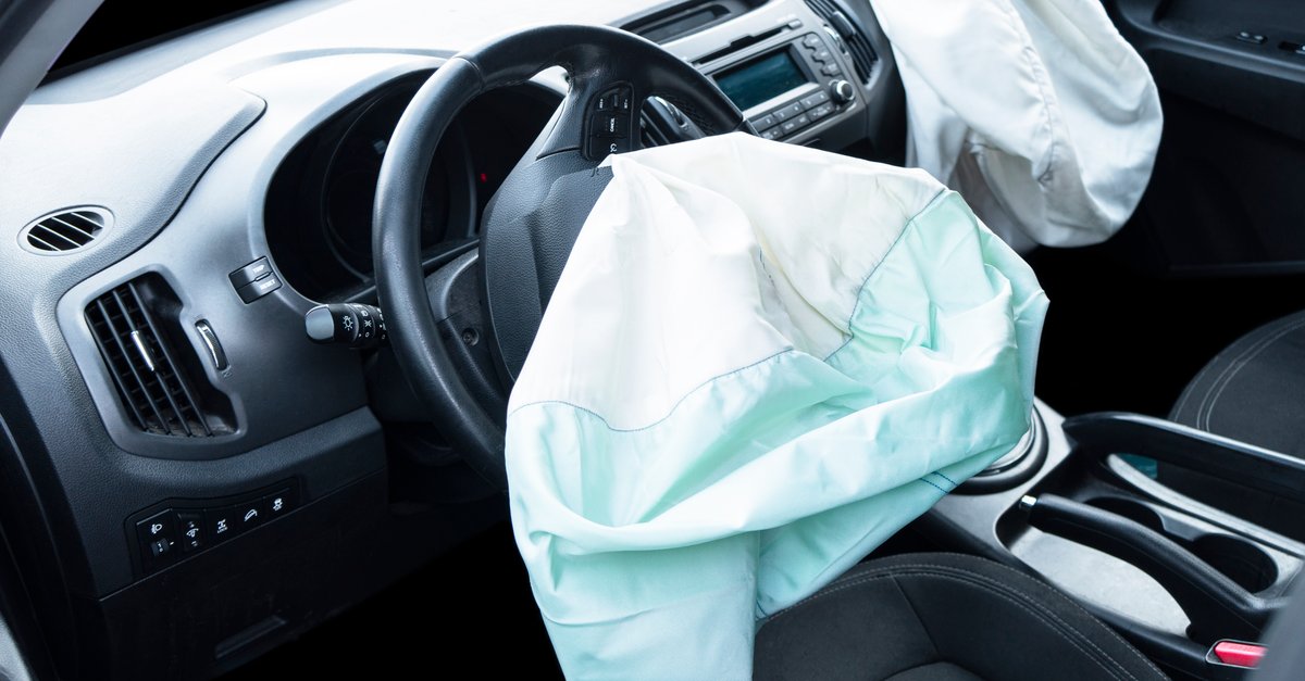 Ab Welcher Aufprallgeschwindigkeit Löst Der Airbag Aus Airbag im Auto: Kontrollleuchte, Funktionsweise und deaktivieren