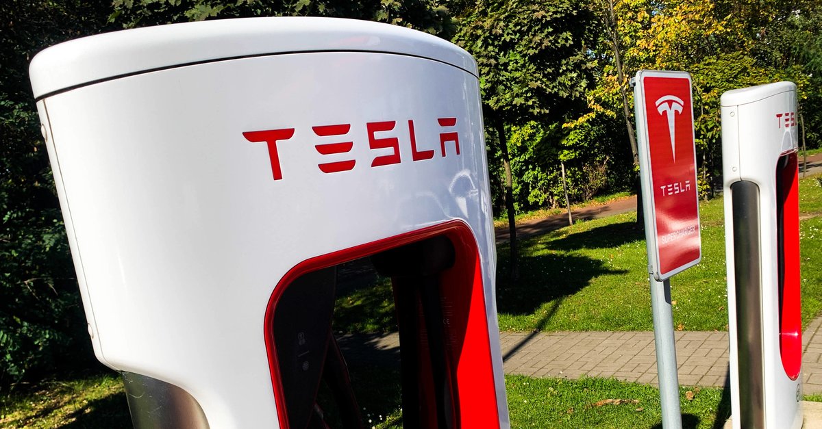 Tesla’s new supercharger puts everything in the shade