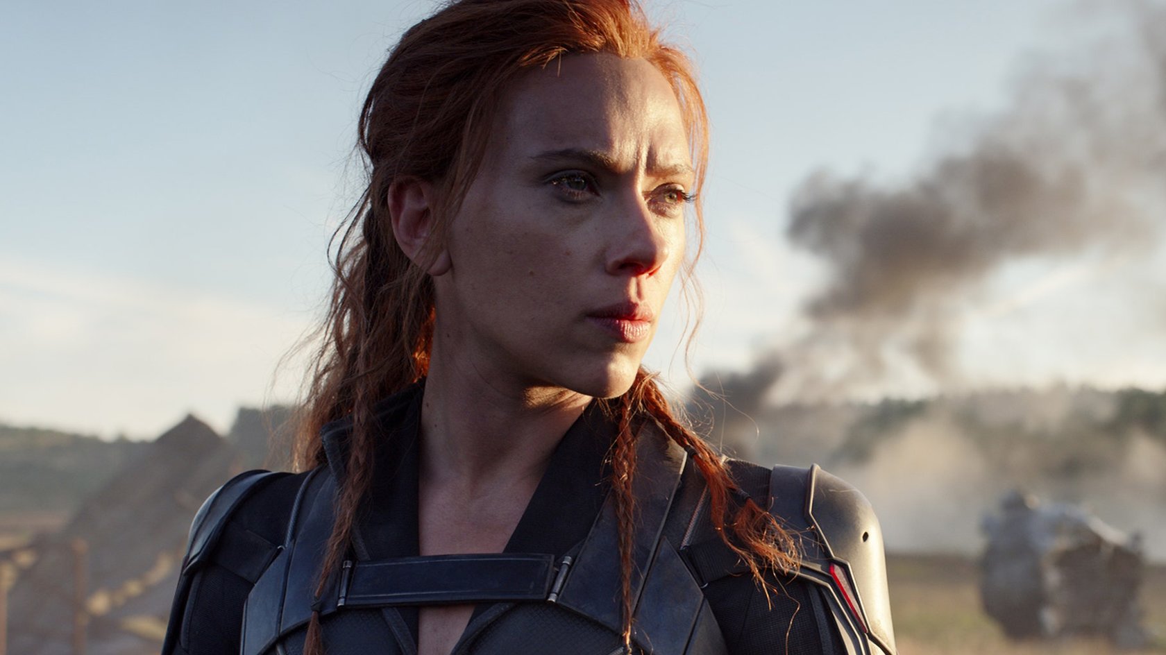MCU-Witz: Neuer „Black Widow”-Clip macht sich über ihre eigene „Avengers”-Kampfhaltung lustig
