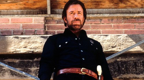 Supernatural Star Wird Der Neue Chuck Norris Neuauflage Von
