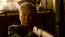 Früherer James Bond teilt mit 70 aus: Erster Trailer zu Pierce Brosnans Actionfilm „Fast Charlie“