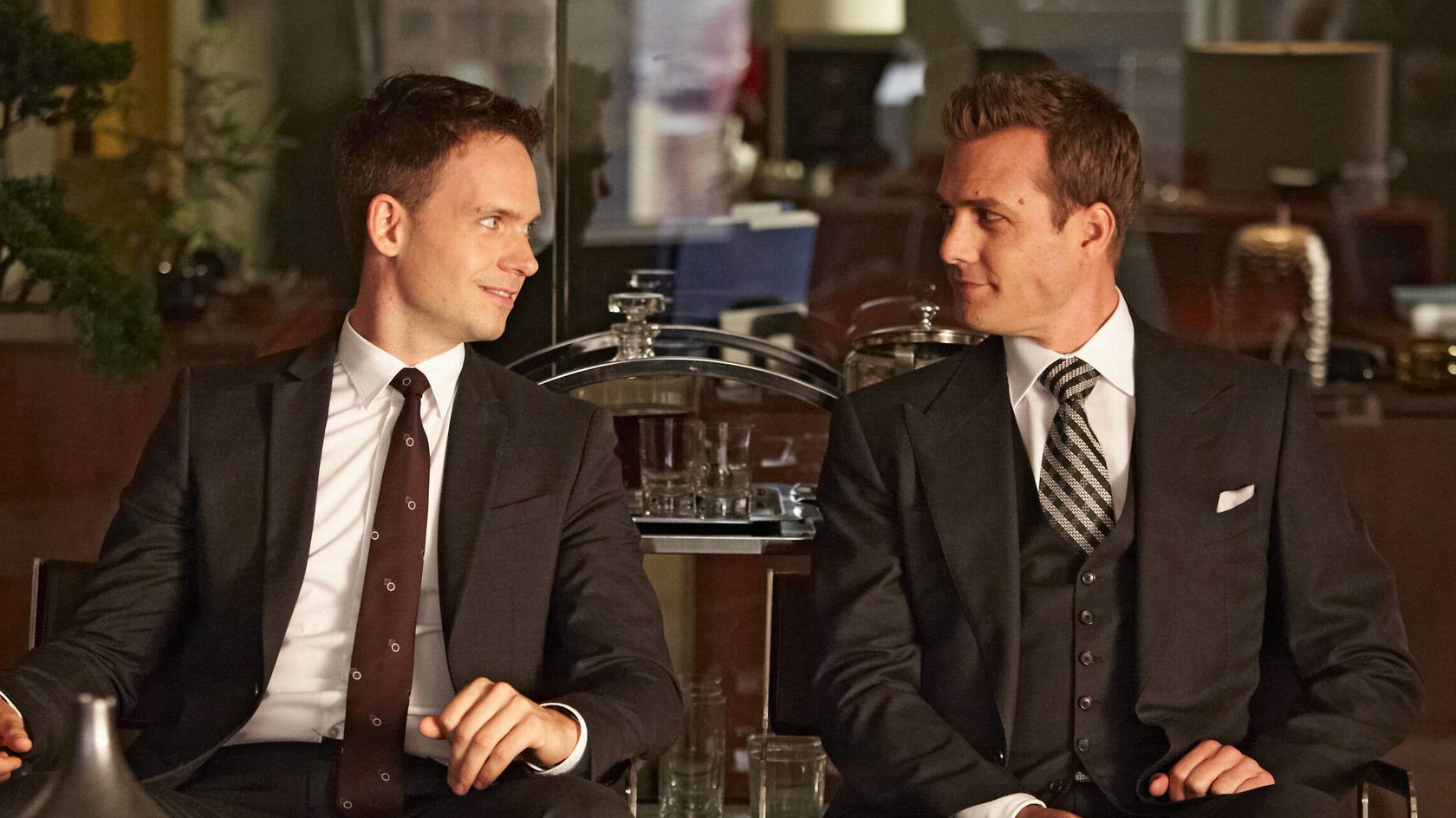 „Suits“-Übersetzung: Diese zwei Bedeutungen stecken im Titel – eine davon kanntet ihr bestimmt noch nicht