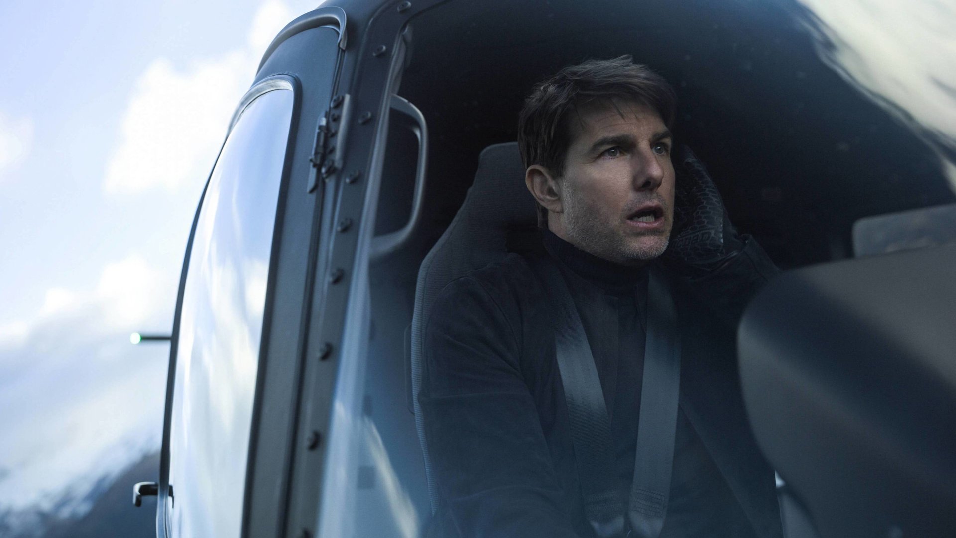 Zum 60. Geburtstag: „Mission: Impossible“-Bild zeigt Tom Cruise bei neuem lebensgefährlichen Stunt