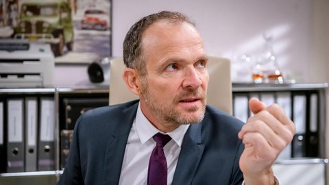 Sturm der Liebe“: Markus erleidet einen Rückschlag – gibt er den Kampf um den Fürstenhof auf?