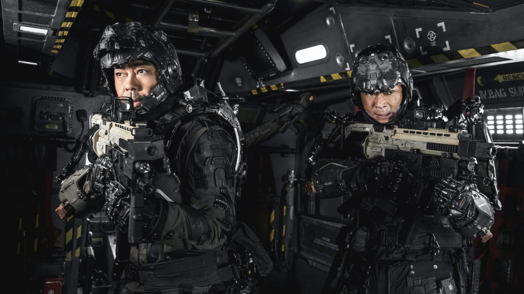 Action-Kino-Hit aus 2022 bei Netflix streamen: Hier erwartet euch ein irres Sci-Fi-Spektakel