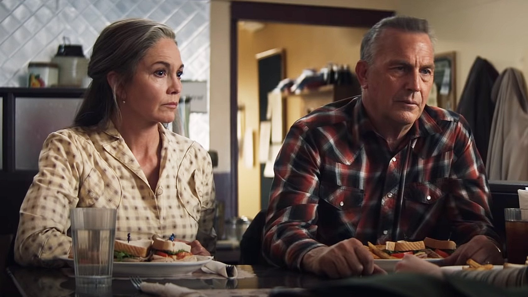 Kevin Costner und Diane Lane machen Ernst im Trailer zu „Lass ihn gehen“