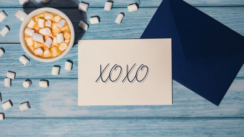 Was heißt „XO“ oder „XOXO“? Die Bedeutung und Verwendung der Buchstaben erklärt