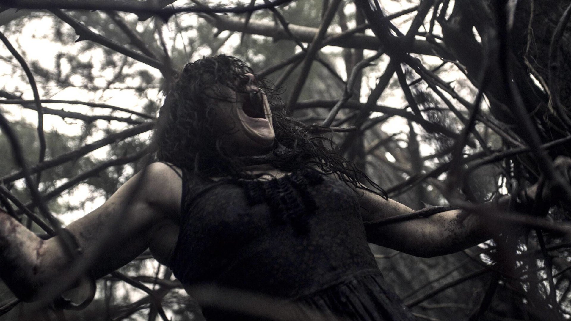 #Unfassbarer Horror: Neues „Evil Dead Rise“-Bild zeigt dämonische Verwandlung eines „Vikings“-Stars