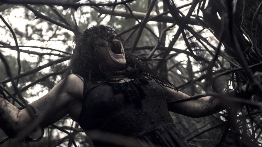 Horror-Highlight in 2023: „Evil Dead Rise“-Bild gleicht einem Todesurteil für „Vikings“-Star