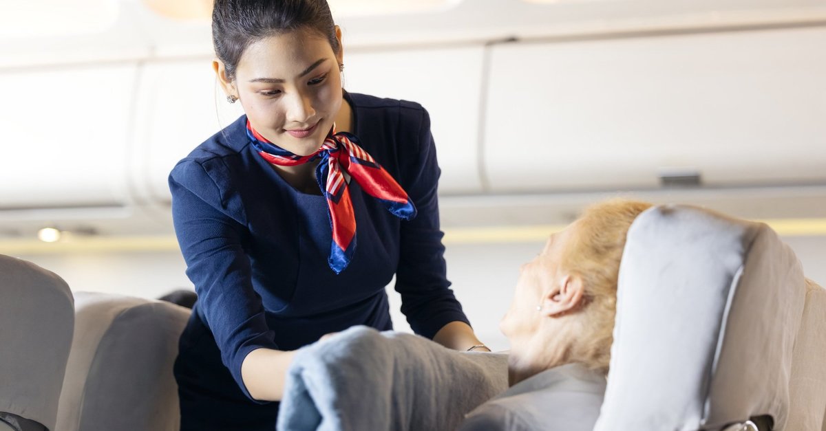 Darf man die Decke aus dem Flugzeug mitnehmen?