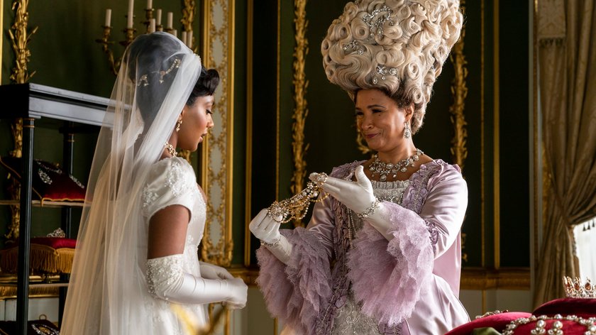 „Bridgerton“-Prequel kommt: Erster Netflix-Trailer zu „Queen Charlotte“
