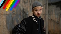 Zum Pride Month: Wieso ihr die ZDF-Miniserie „Becoming Charlie“ keinesfalls verpassen solltet