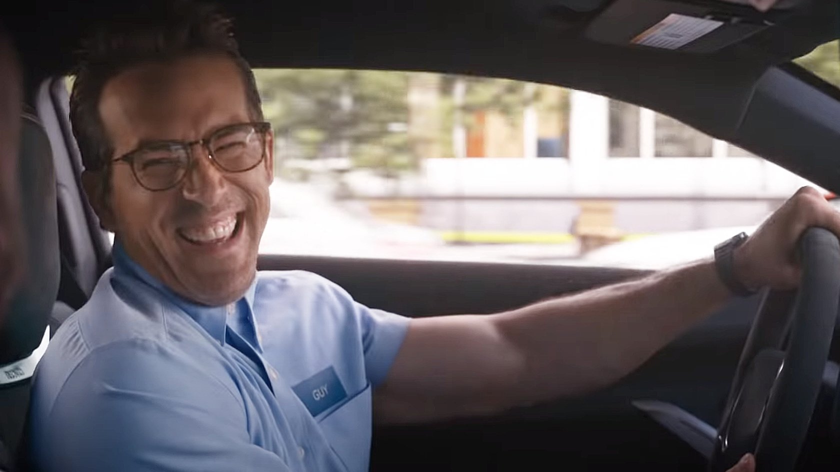 „Free Guy“-Trailer: Ryan Reynolds macht sich über Film-Verschiebungen lustig