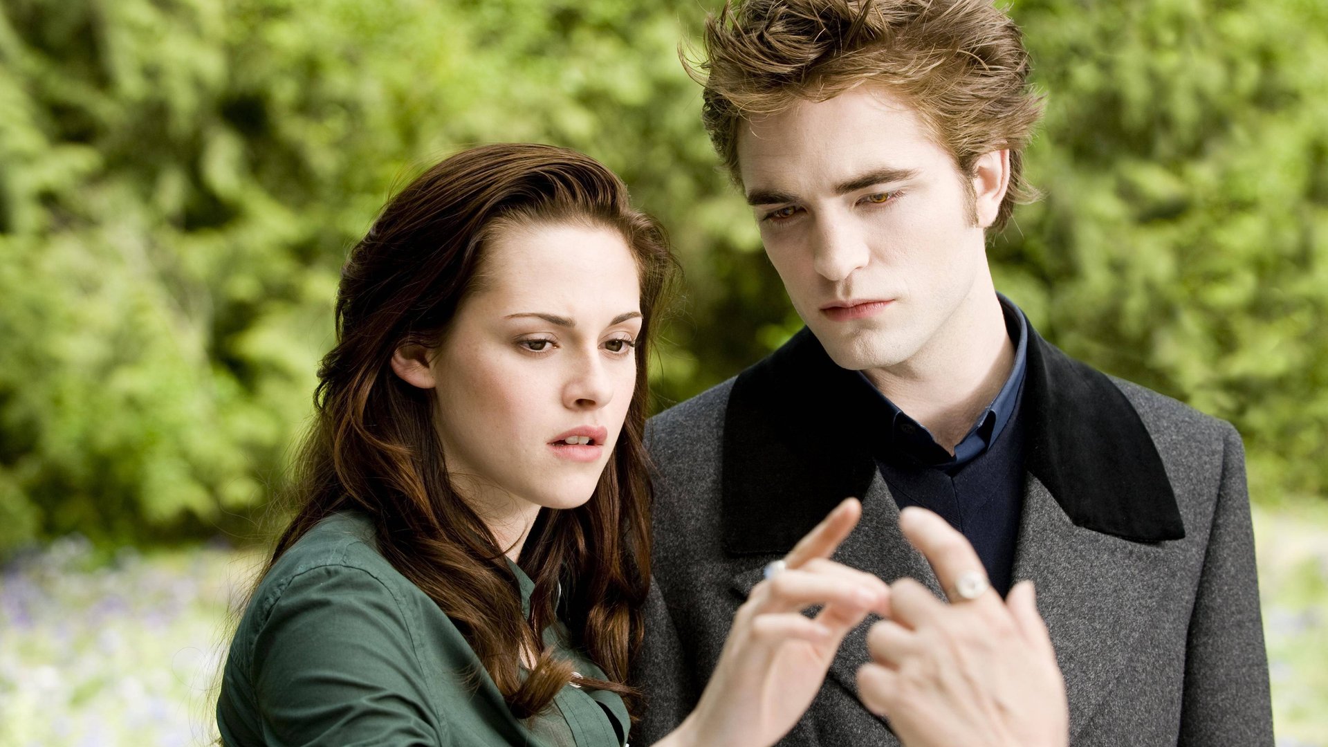 Listen Filme „Twilight“-Regisseurin findet: Das sollte die Serie anders machen als ...