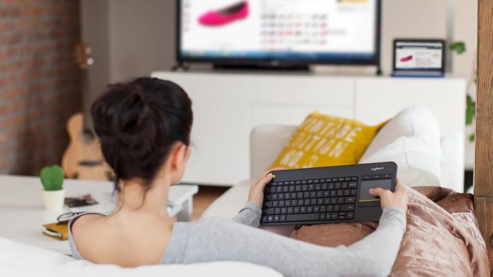 Für mehr Komfort im Heimkino: Touch-TV-Tastatur von Logitech reduziert bei Amazon