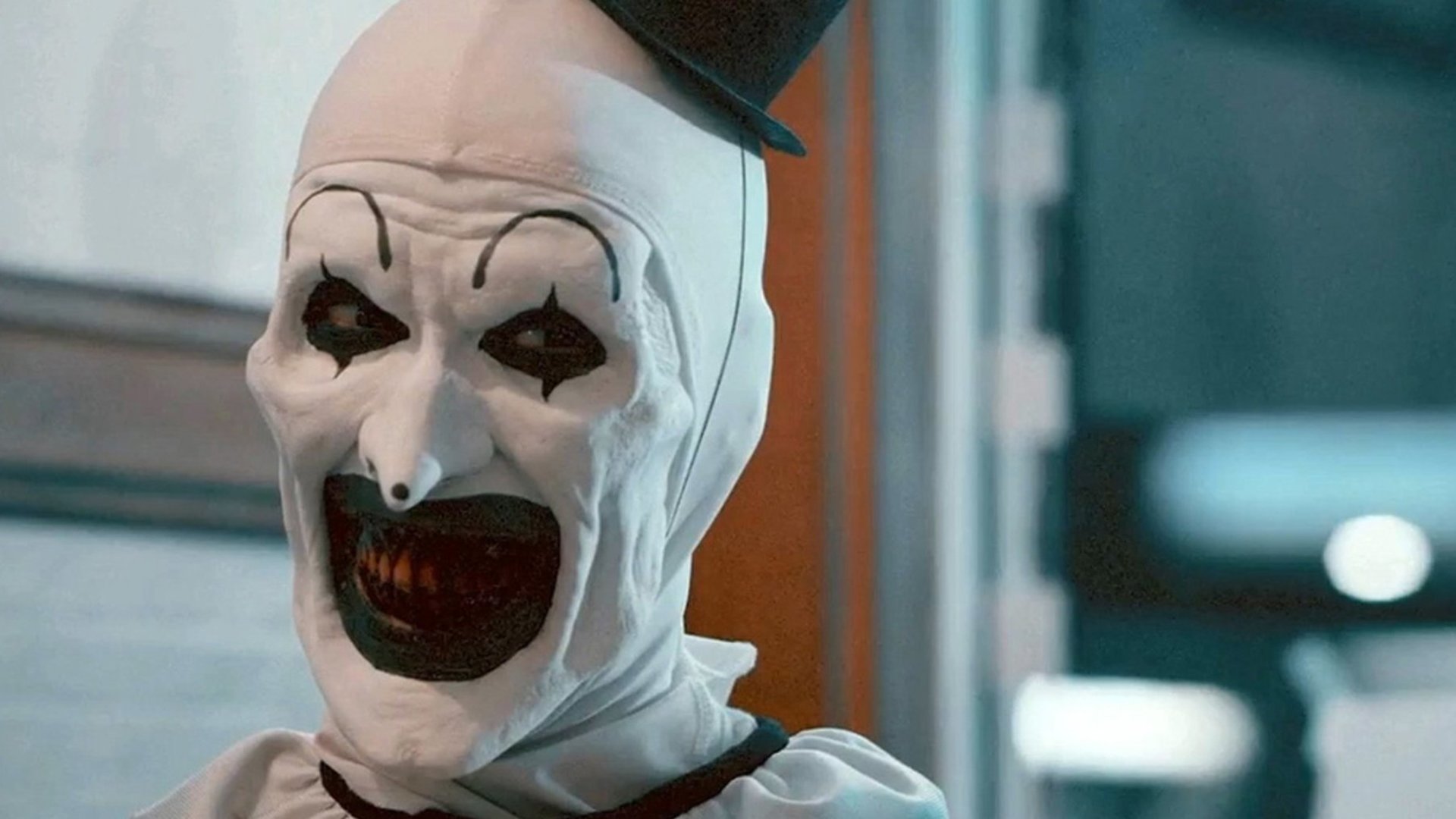 #Pennywise aus „ES“ kann nach Hause gehen: Blutiger Trailer zu „Terrifier 2“ zeigt den wahren Horror-Clown