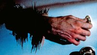 Horror-Kultfilm will uns für blöd verkaufen – und kreiert damit mehrere plumpe Filmfehler