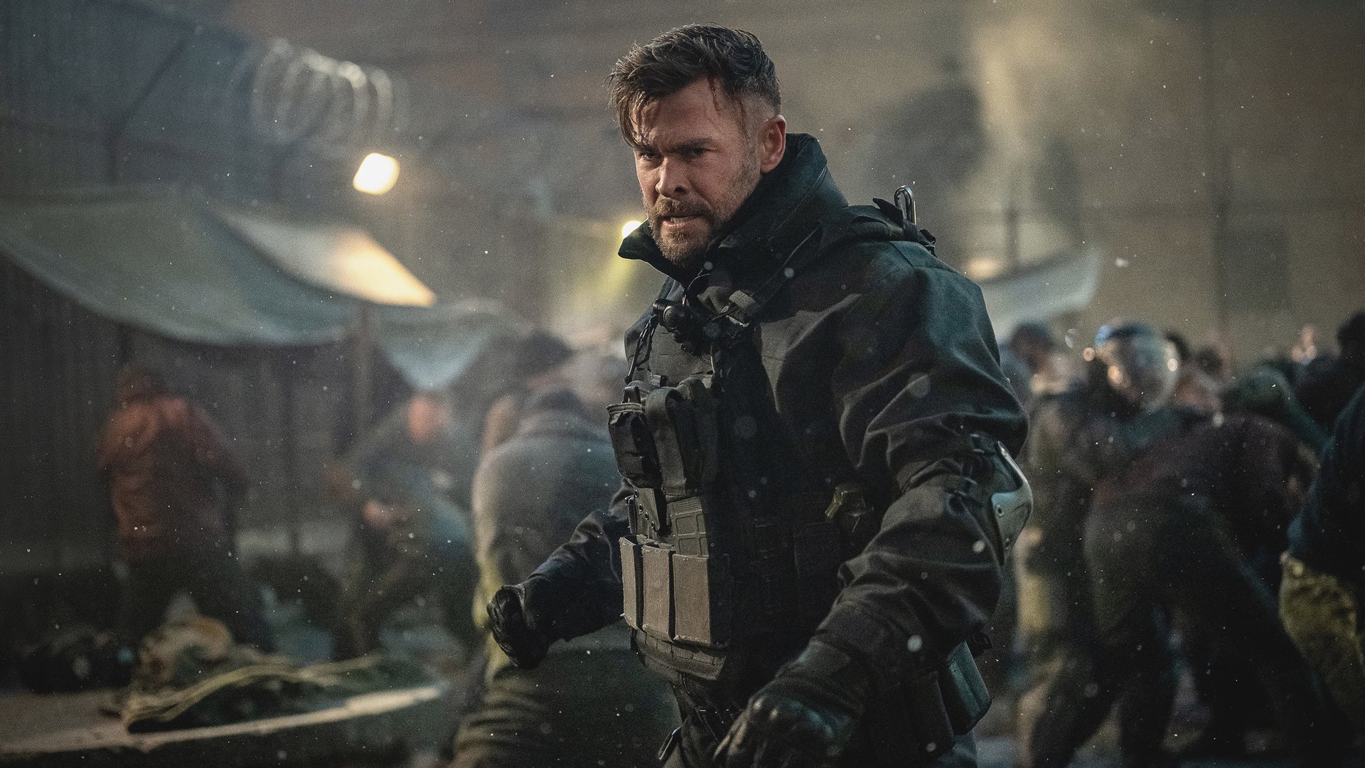 #Besser als Marvel: Chris Hemsworth schwärmt von riskanter Netflix-Action in „Extraction 2“