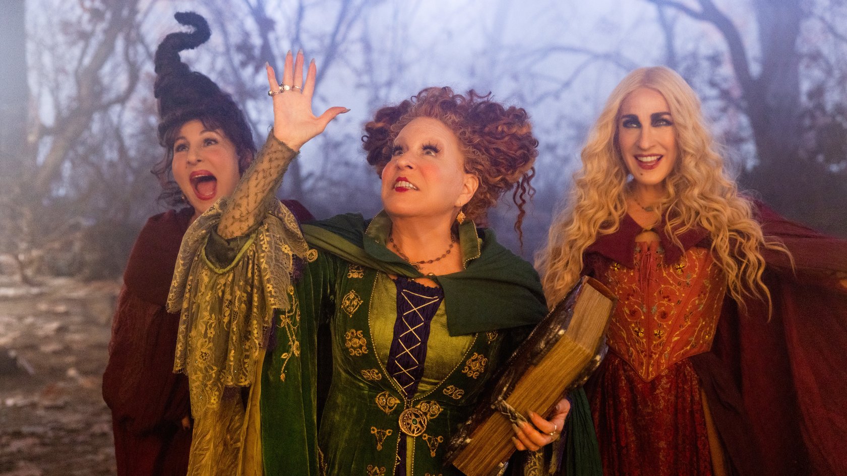 Gruselspaß für die ganze Familie: Neuer Trailer zu „Hocus Pocus 2“ ist ein magisches Farbenmeer