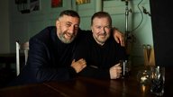 „German Genius“ Staffel 2: Wird die Comedy-Serie mit Kida Ramadan und Ricky Gervais fortgesetzt?