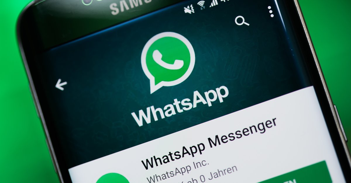 WhatsApp buckles: users get more options