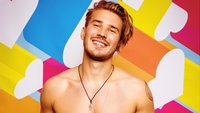 „Love Island“: Content Creator Dennis – was macht der Islander beruflich?