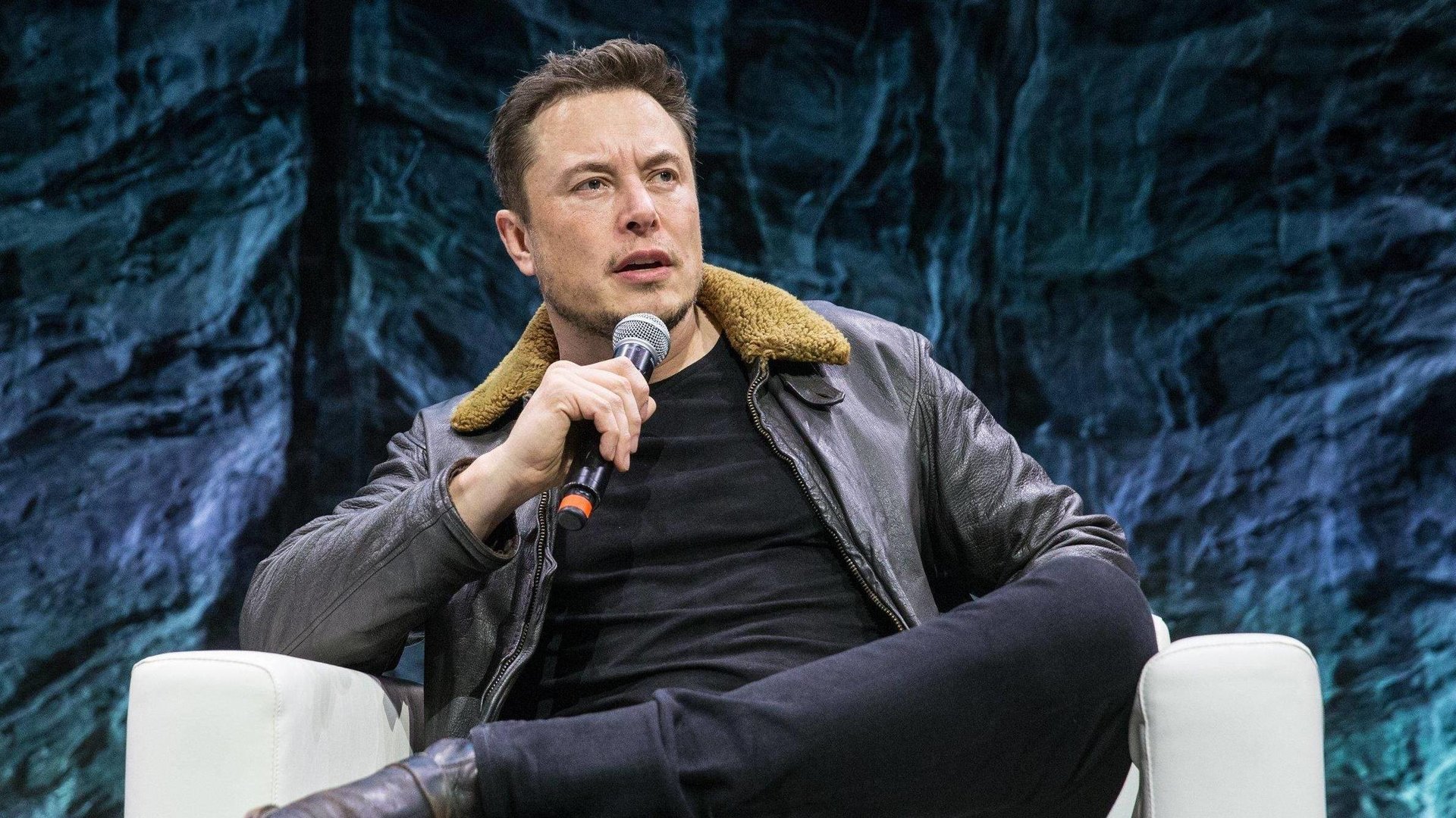 #„The Whale“-Regisseur verfilmt das Leben von Elon Musk – Tesla-Chef meldet sich zu Wort